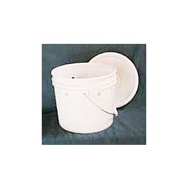 Caprine Feeder Bucket with Lid