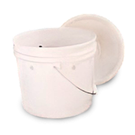 Caprine Feeder Bucket with Lid